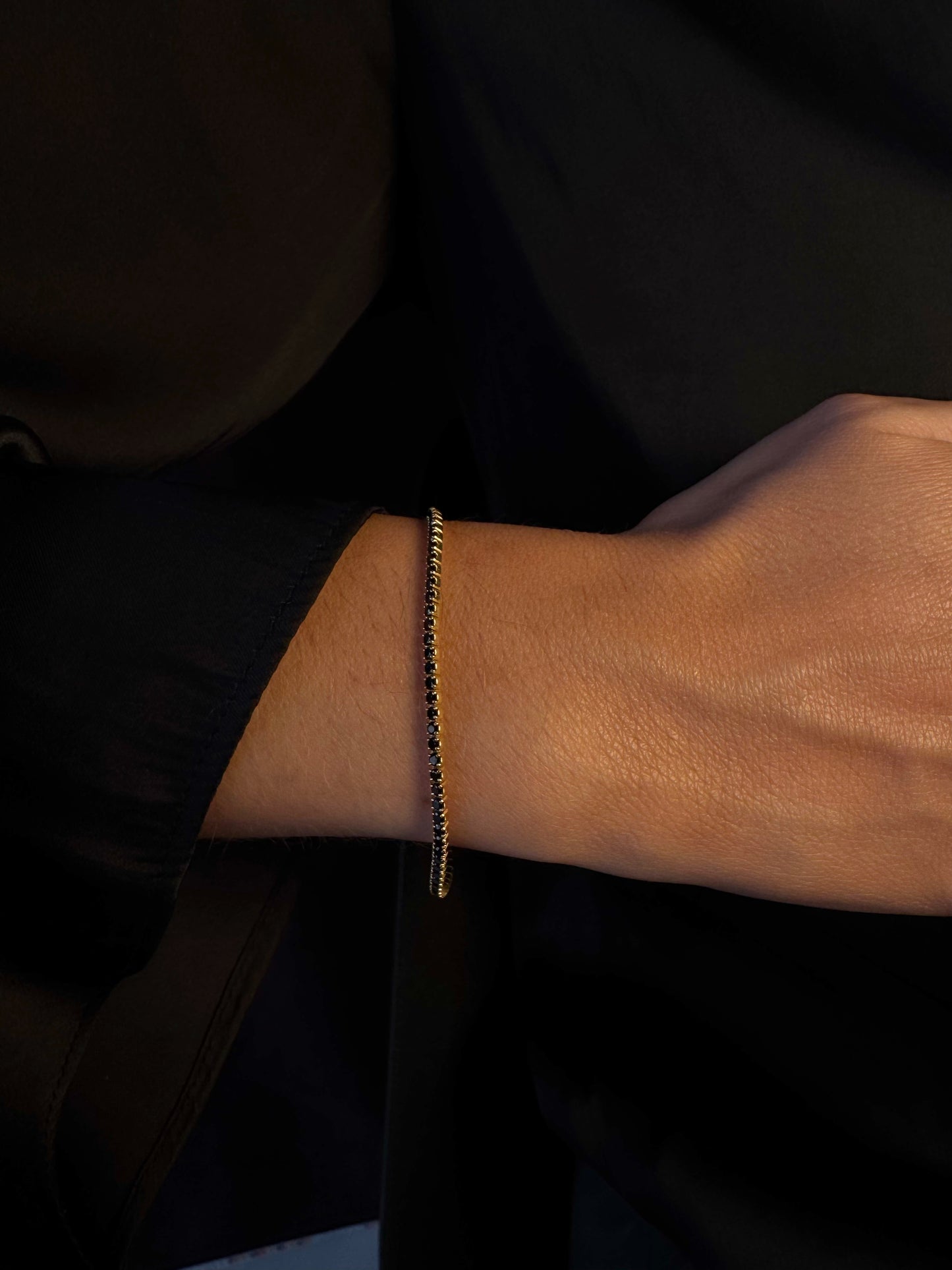 PULSERA CIRCONITAS NEGRAS